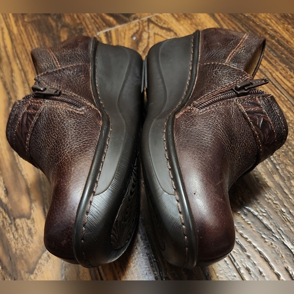 NURTURE Malone Dark Brown Mules Slip On Clogs Sz 7 1/2M - Picture 11 of 16